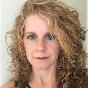 Meet your Posher, Angie